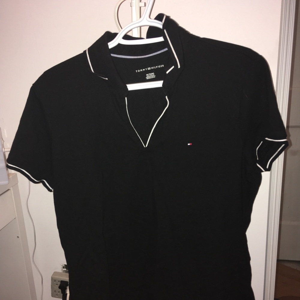 V-neck cut classic polo